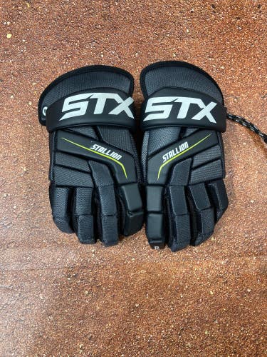 Used Medium STX Stallion 200 Lacrosse Gloves