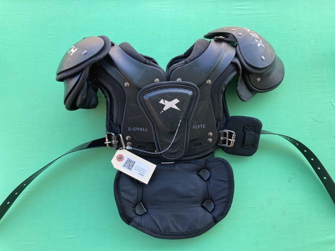 Used XS Youth Xenith Flyte Shoulder Pads With Back Plate