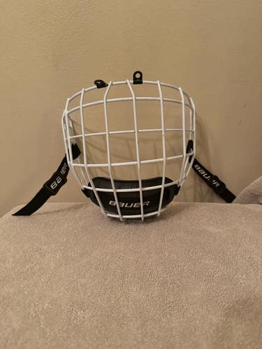 Used White Bauer Profile II Helmet (Size: Small)