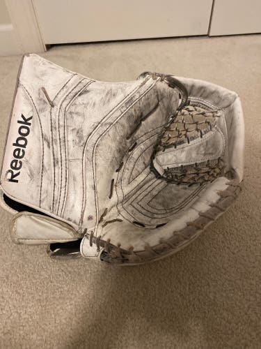 Reebok XLT 28 Sr goalie glove