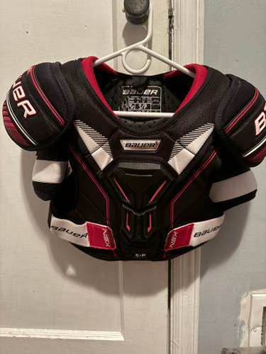 Used Bauer NSX Shoulder Pads (Size: Senior Small)