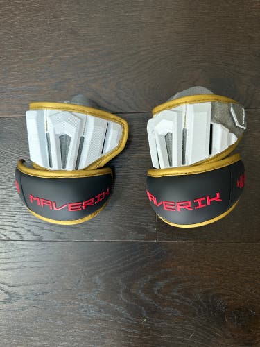 Senior All-American Maverick elbow pads