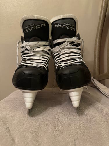 Used Bauer Vapor Volt Skate (Size: Senior 8)