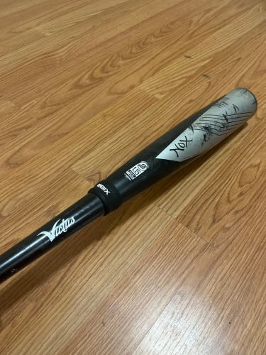 Used 2022 Victus USSSA Certified Hybrid 26 oz 31" Nox Bat