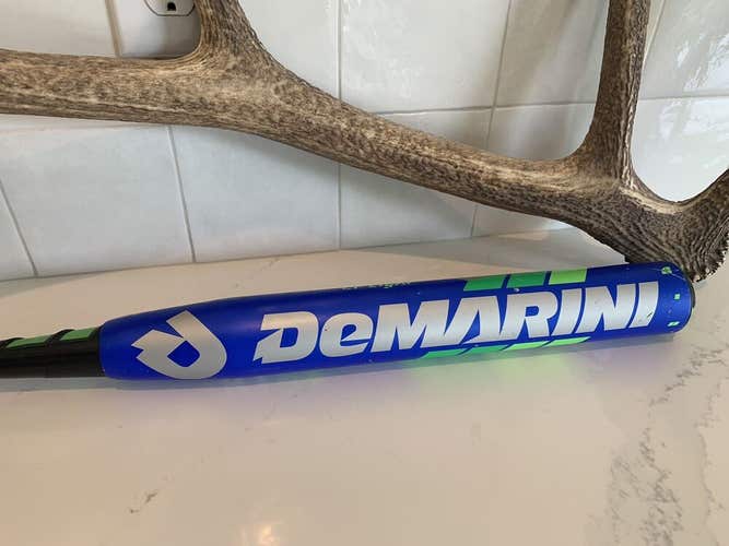 Demarini CF8 Insane Fast Pitch Softball Bat 33/23 (-10)