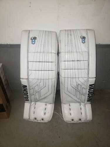 Used 33" Vaughn Ve8 Pro Carbon Regular Goalie Full Set