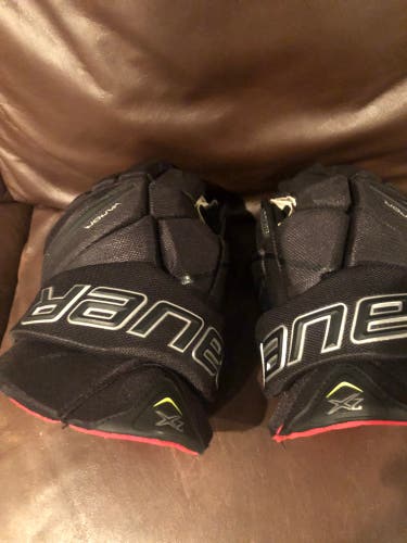 Bauer vapor hockey gloves