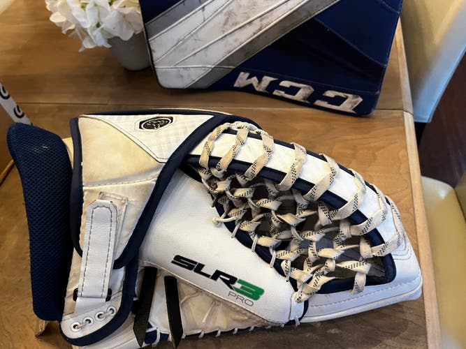 Vaughn SLR3 Goalie Glove