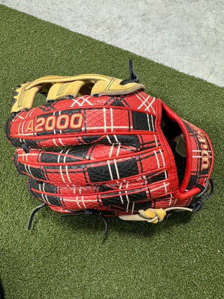 Used Infield Limited Edition 2024 Omaha Plaid Wilson A2000 Baseball ...