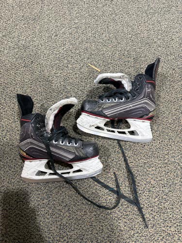 Used Senior Bauer Vapor X500 Hockey Skates Regular Width Size 6