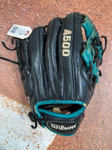 Used Wilson A500 Right Hand Throw Baseball Glove 10.75"