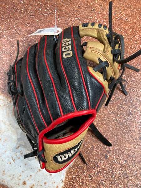 Used Wilson A550 Right Hand Throw Baseball Glove 11"