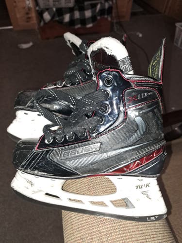 Used Junior Bauer Vapor XLTX Pro Hockey Skates Extra Wide Width Size 3