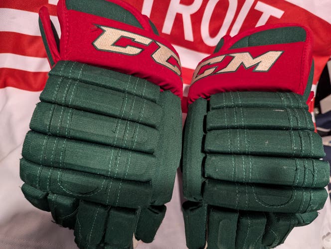 Pro Stock 15” CCM 852 4-Roll Hockey Gloves (Minnesota Wild)