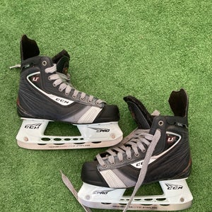 Used Intermediate CCM U+ 06 Hockey Skates Regular Width Size 5.5