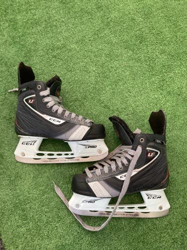 Used Intermediate CCM U+ 06 Hockey Skates Regular Width Size 5.5