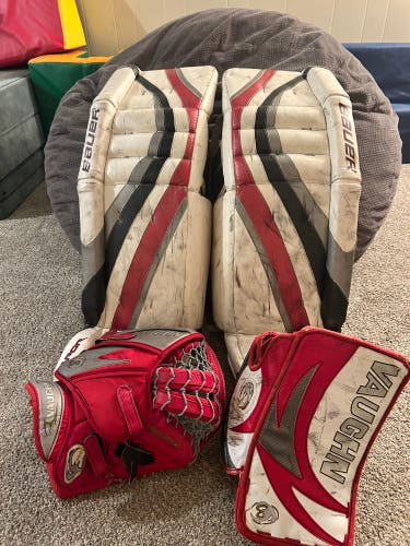 Bauer Leg Pads /Vaughn Gloves