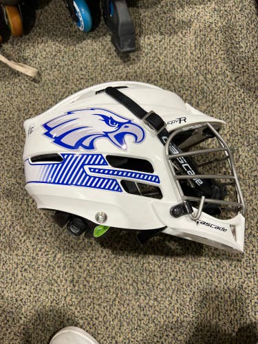 White Used Adult Cascade CPV-R Helmet