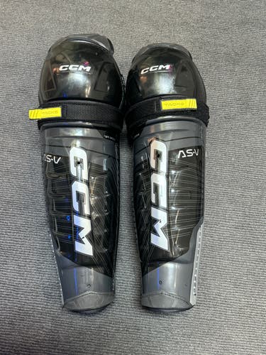 Used Set Senior CCM Tacks AS-V 17" Shin Pads