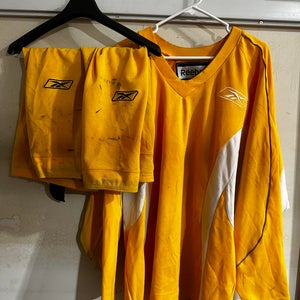Used Reebok Jersey And Socks Practice Set (CHL, OHL, QMJHL, WHL, Style UNCRESTED)