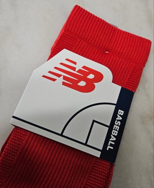 NWT Baseball New Balance Red Socks, Size L (10-12 Man) (10.5-12.5 Woman)