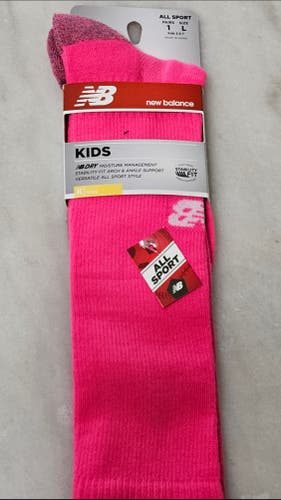 NWT New Balance Pink Socks, Kids 3.5-7 Shoe Size, Unisex Large Socks