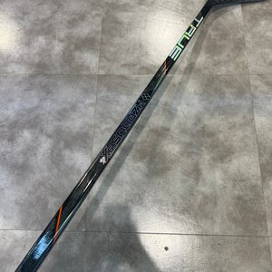 New Senior True HZRDUS 9X4 Hockey Stick Right Handed