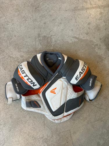 Used Medium Senior Easton Mako M5 Shoulder Pads