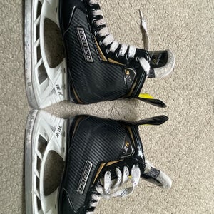 Used Intermediate Bauer Regular Width  Size 4 Supreme S27 Hockey Skates