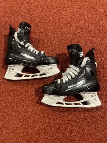 Like New Senior Bauer Supreme Mach Hockey Skates 7 (Fit: 3) (NO Steel)