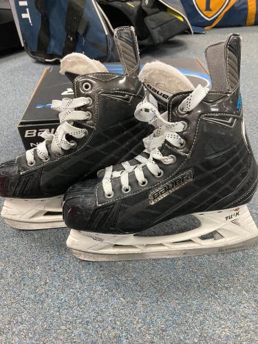 Used Intermediate Bauer Nexus 88 Hockey Skates Regular Width Size 5