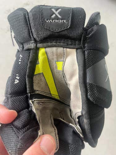 Used Bauer Vapor Hyperlite Gloves 10"
