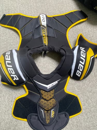 Used Medium Bauer  Supreme S170 Shoulder Pads