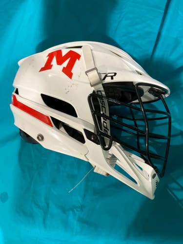 White Used Adult Cascade R Helmet