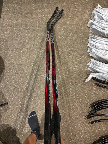 2 New Senior CCM Right hand P28 70 Jetspeed FT7 Pro Hockey Stick
