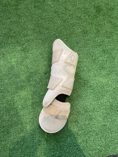 Used White Senior EvoShield Leg guard