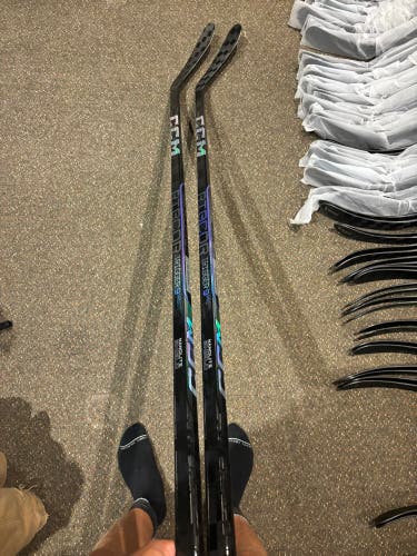 2 New Senior CCM Right Hand P28 70 Trigger 9 Pro Stick