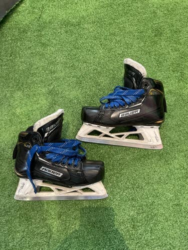 Used Junior Bauer Supreme S29 Hockey Goalie Skates Regular Width Size 2