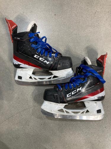 Used Junior CCM JetSpeed FT475 Hockey Skates Size 4.5