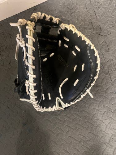 Rawlings Shut Out Softball Catchers Glove RSOCM325BW