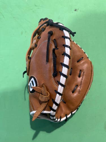 Brown Used Adult Wilson A950 Right Hand Throw Catcher's Baseball Glove 33"