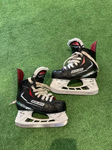 Used Junior Bauer Vapor XLTX Pro Hockey Skates Regular Width Size 1