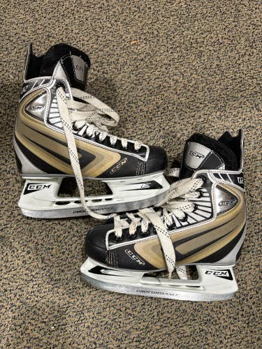 Used Junior CCM Vector 02 Hockey Skates Regular Width Size 3