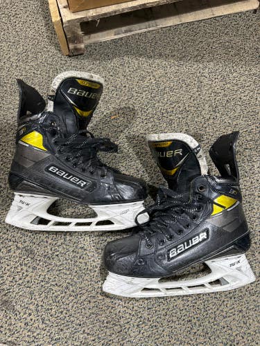 Used Senior Bauer Supreme 3S Pro Hockey Skates Regular Width Size 6 no blade