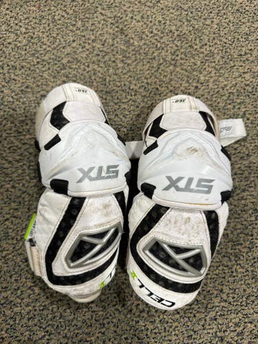 Used Medium Youth STX Cell V Arm Pads