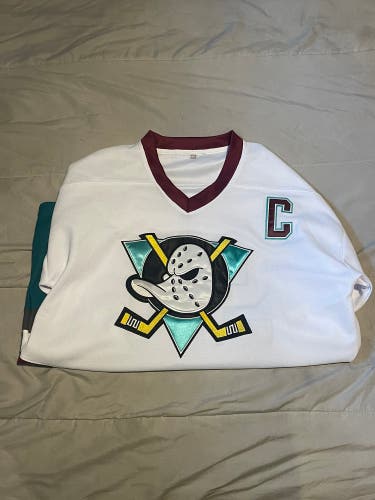 Charlie Conway Mighty Ducks Jersey