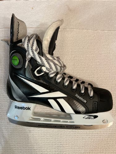 Used Junior Reebok 11K Hockey Skates Wide Width Pro Stock Size 4.5