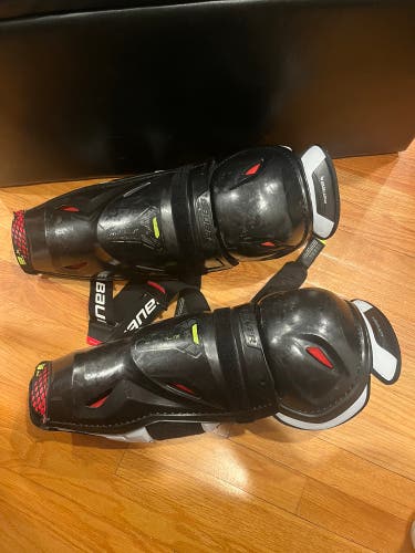 Used Senior Bauer Hyperlite Shin Pads Size 15