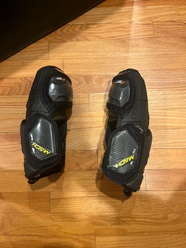Used Senior Bauer Supreme Mach size medium elbow pads