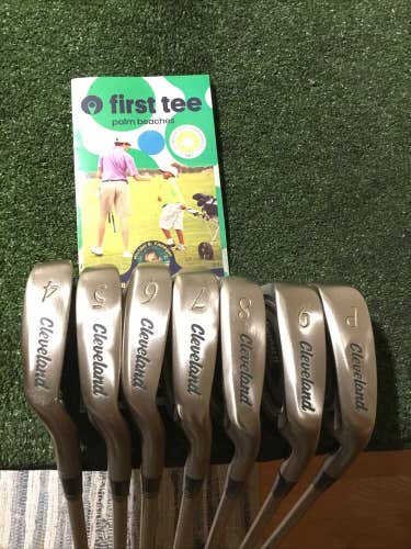 Cleveland Ladies Emerald Collection Irons Set (4-PW) Graphite Shafts (+1”)